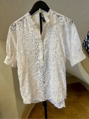GO BY GO SILK White Textured Short-Sleeve Button Front Blouse